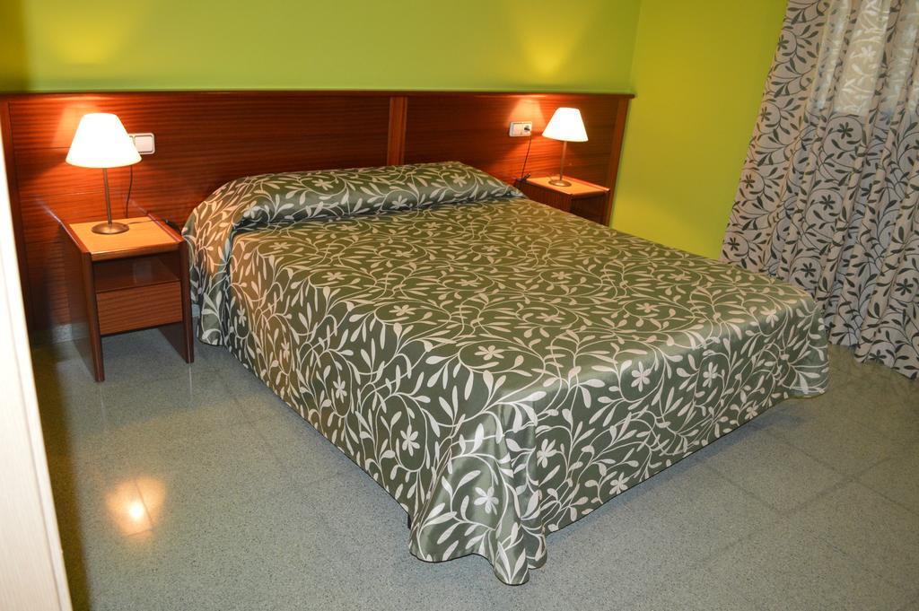 Hotel Don Pelayo Arbós Buitenkant foto