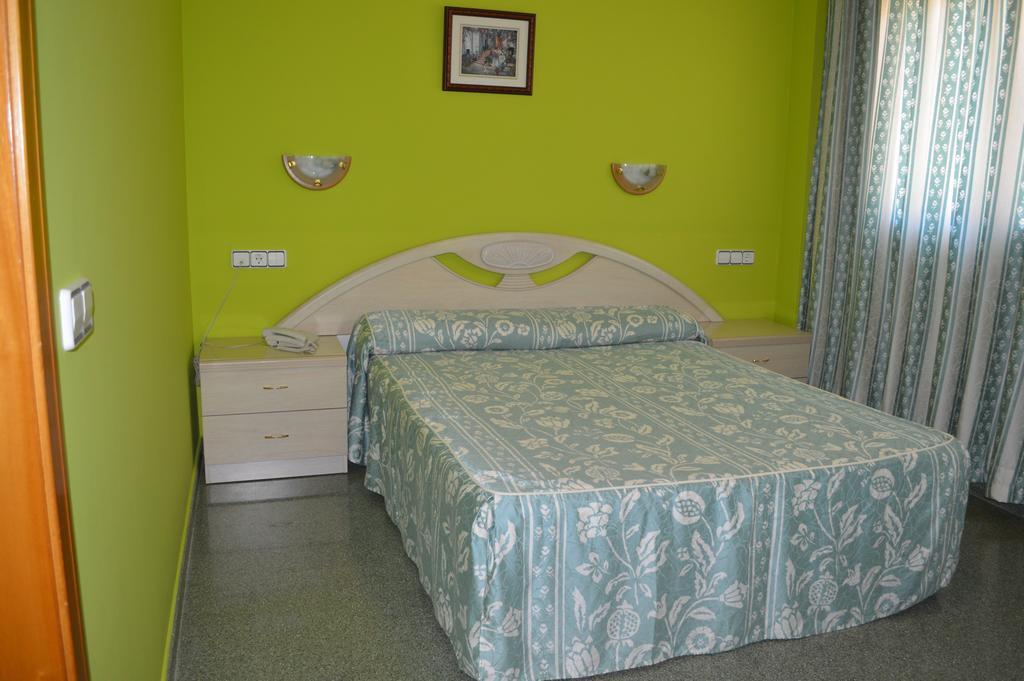 Hotel Don Pelayo Arbós Buitenkant foto